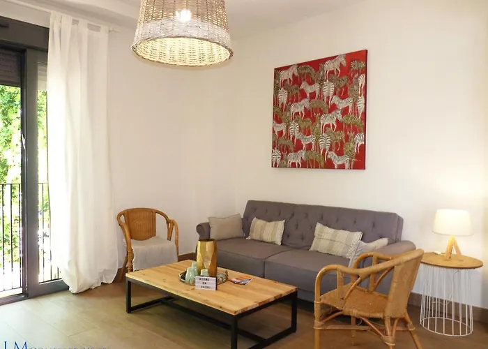 Alameda Square Apartment